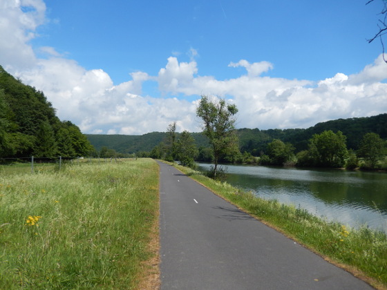 Wanderung an Maas von Nouzonville nach Charleville-Mézières