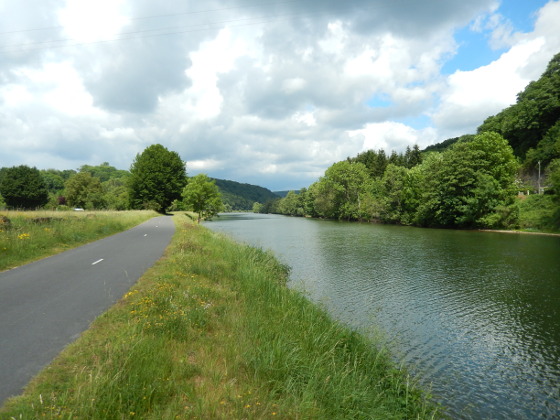 Wanderung an Maas von Nouzonville nach Charleville-Mézières